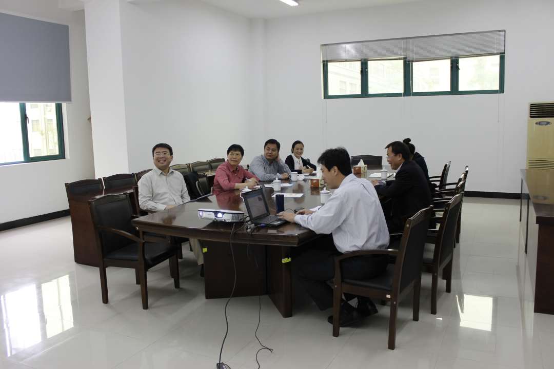 中国纺织工业联合会副秘书长、科技发展部主任彭燕丽一行到分院参观指导