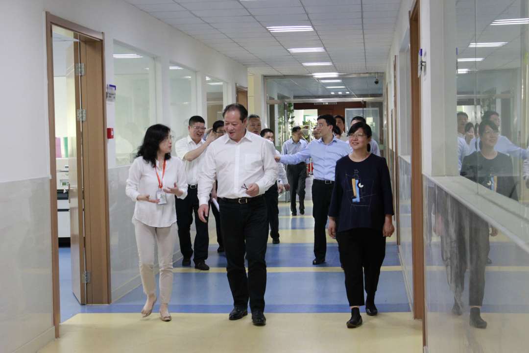 绍兴市市委书记彭佳学一行到分院调研载体建设工作