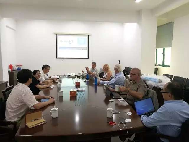 美国Helvetia WirelessLCC公司CEO RocLastinger先生一行到中纺院浙江院交流合作