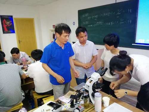 我们都在努力奔跑，我们都是追梦人