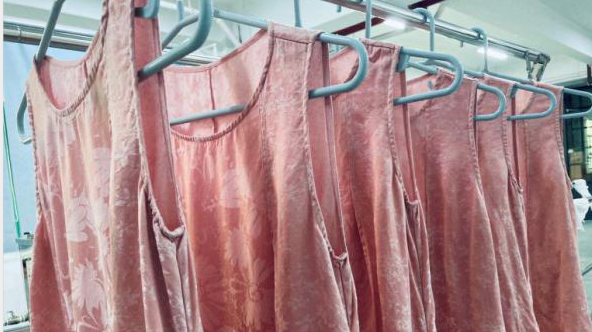 浙江分院成功实现批量植物染时装成衣