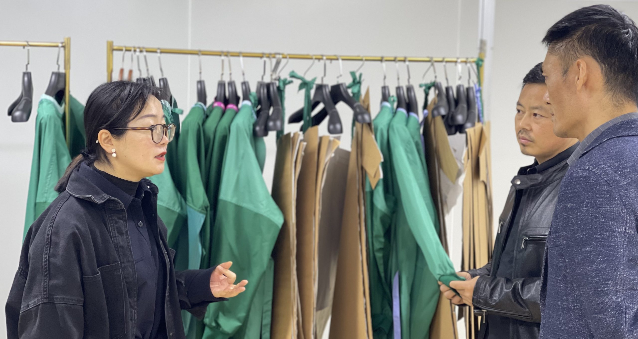 江南分院与波司登开展产品开发合作