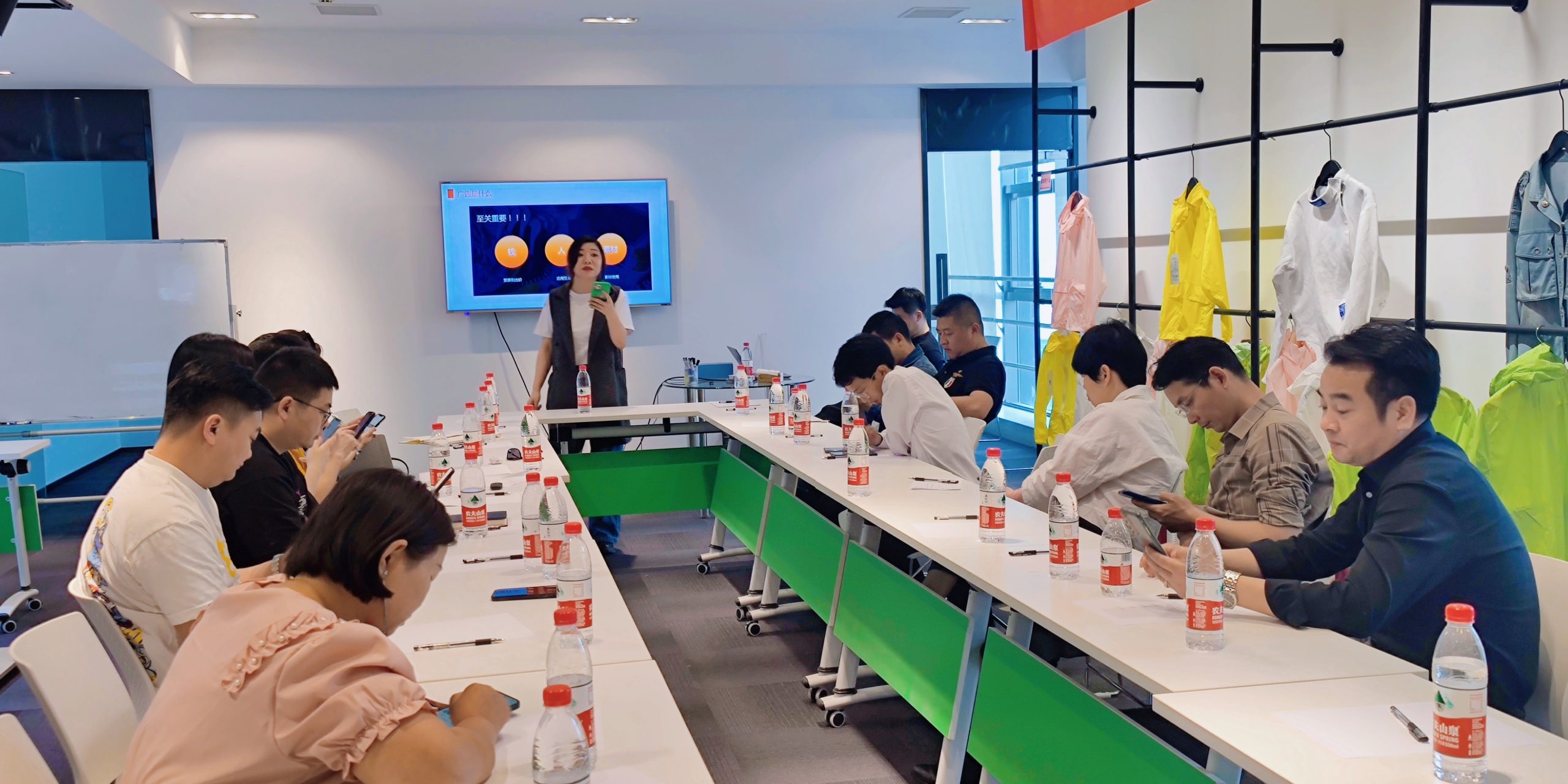 “突破纺织外贸销售”主题沙龙在江南分院培训学校举行