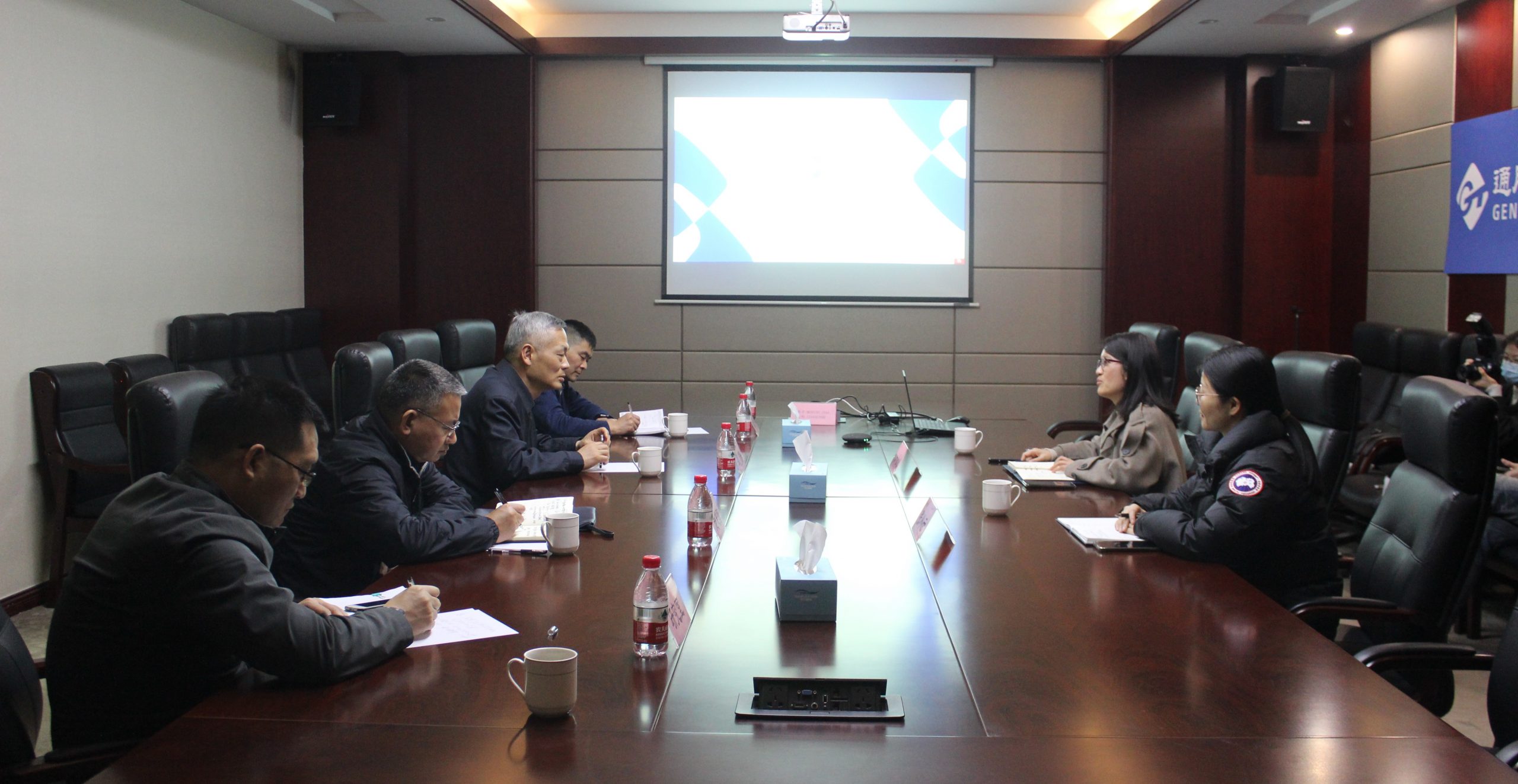 绍兴市政协主席魏伟一行到江南分院调研