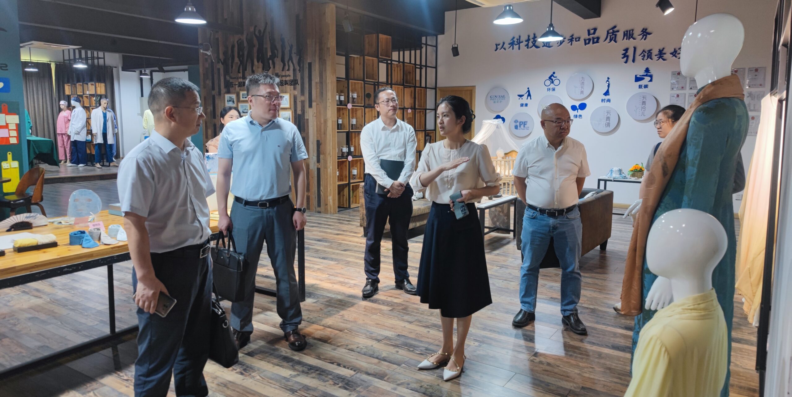 绍兴市国资运营有限公司董事长蔡剑明一行到江南分院调研