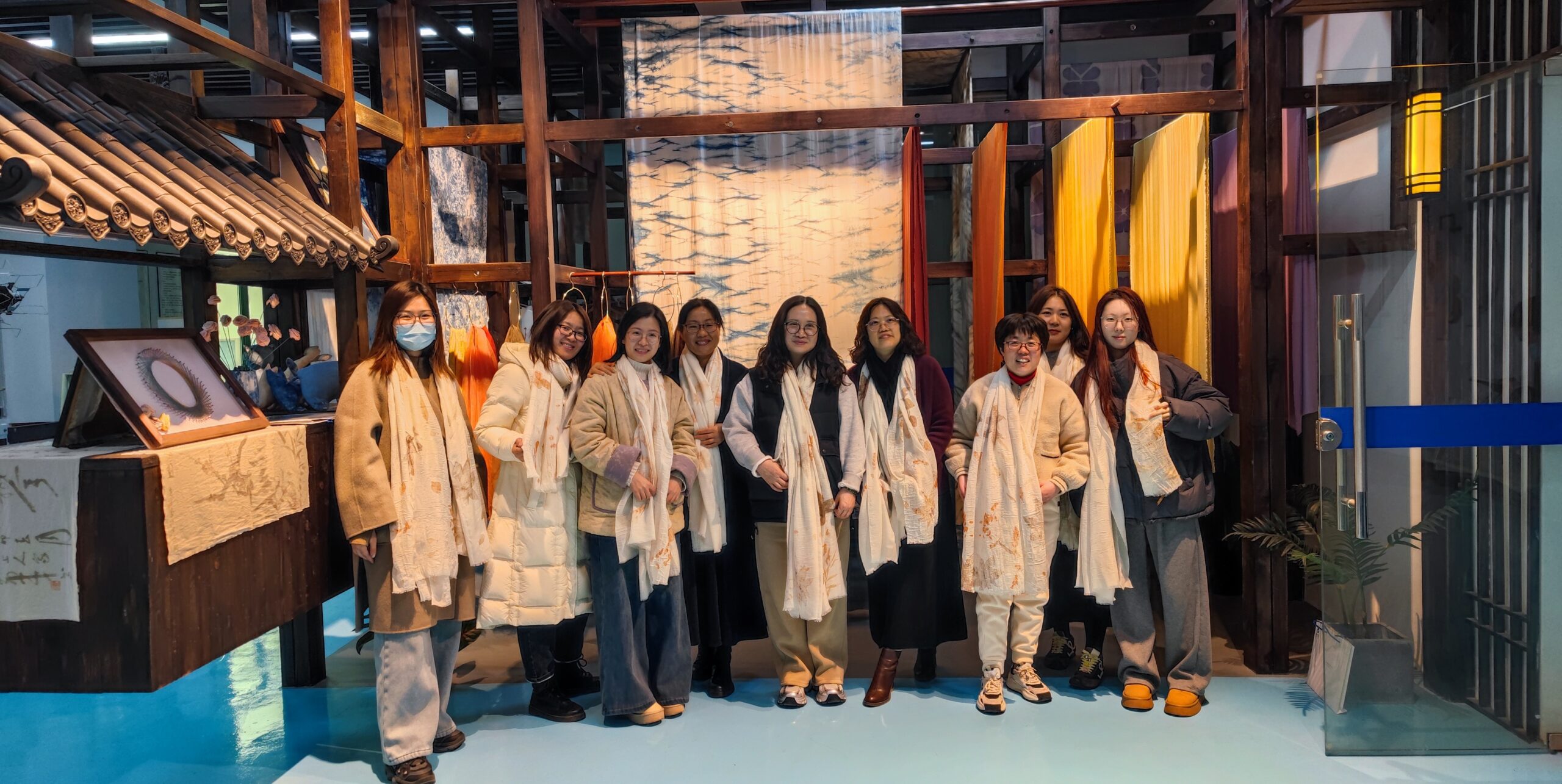 非遗技艺薪火传，巾帼魅力绽芳华——浙江工业职业技术学院工会组织教职工到通用技术中纺院江南分院开展植物染体验活动