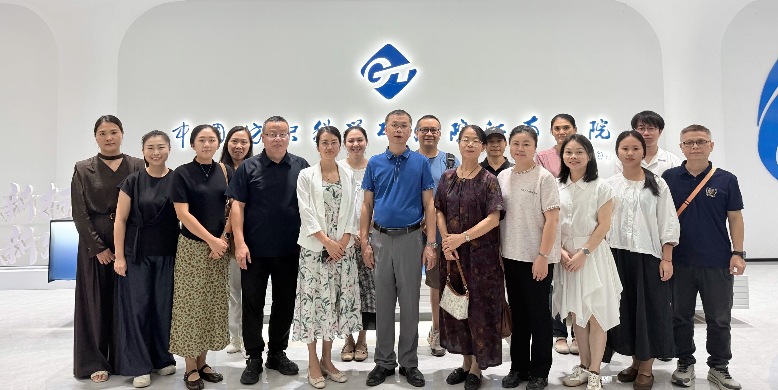 广西工业职业技术学院党委副书记冯以宜一行到江南分院调研交流